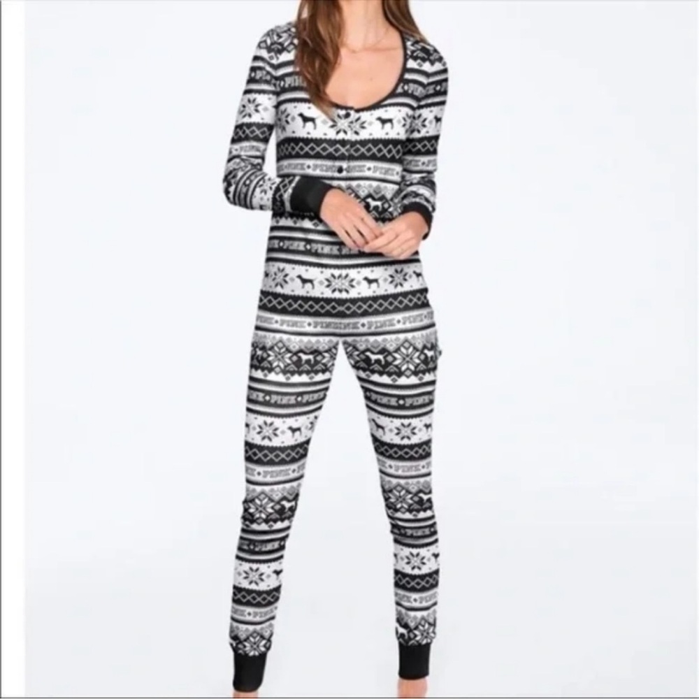 NWT onesie with puppy design ❤️